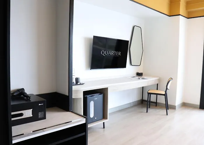 호텔 The Quarter Saphankhwai By Uhg - Close To Chatuchak Market, Krung Thep Aphiwat Terminal Station-bangsue Grand Station 4*