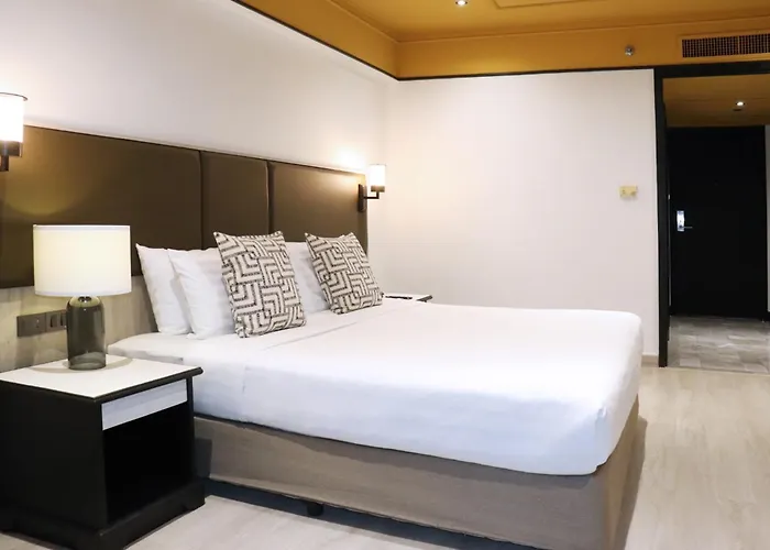 호텔 The Quarter Saphankhwai By Uhg - Close To Chatuchak Market, Krung Thep Aphiwat Terminal Station-bangsue Grand Station 4*