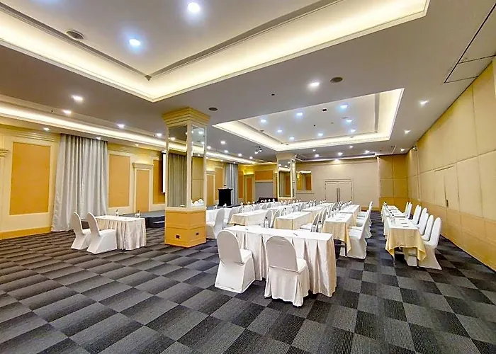 The Quarter Saphankhwai By Uhg - Close To Chatuchak Market, Krung Thep Aphiwat Terminal Station-bangsue Grand Station